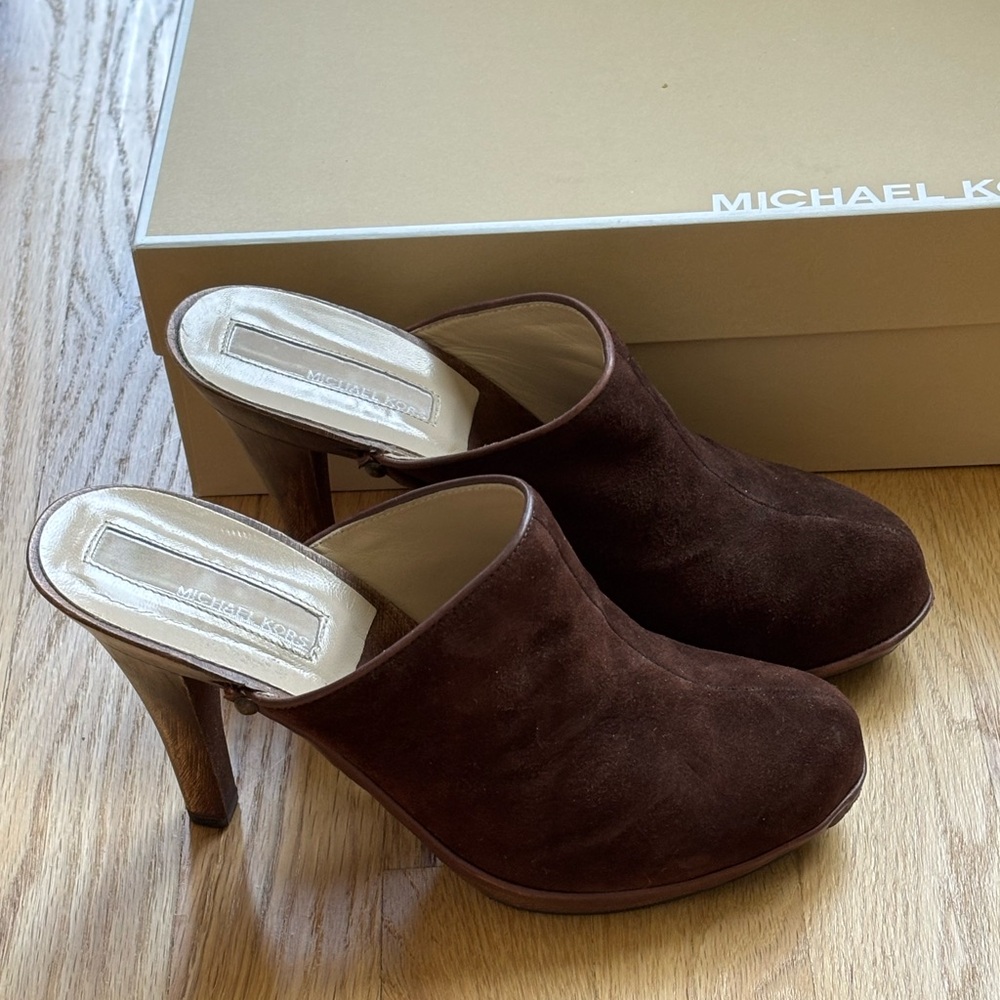 Elegant Brown Suede Mules - Picture 4 of 6